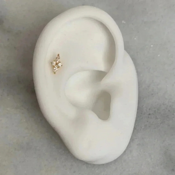 COPY - 18K Gold Crystal Star Cartilage Earring